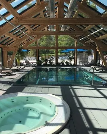 Lakeside Cabin 4* Annecy